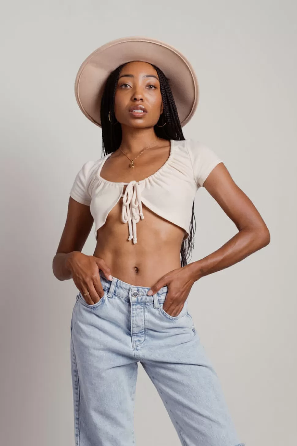 Crop Tops*Tobi Alice Center Tie Crop Top Beige | Black