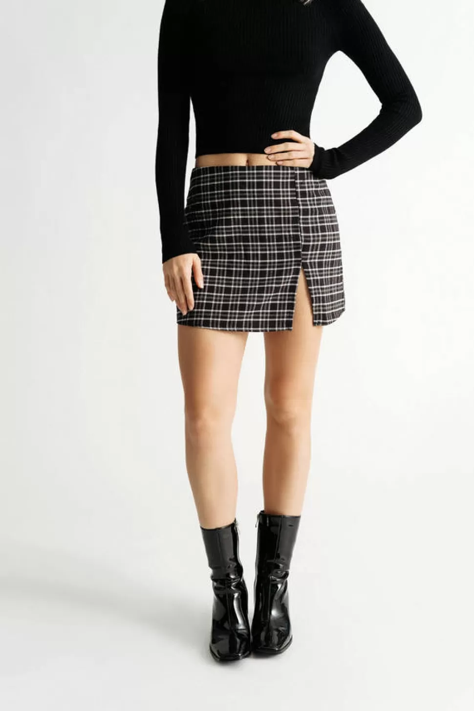 Skirts*Tobi Follow The Sun Plaid Mini Skirt Black | Olive