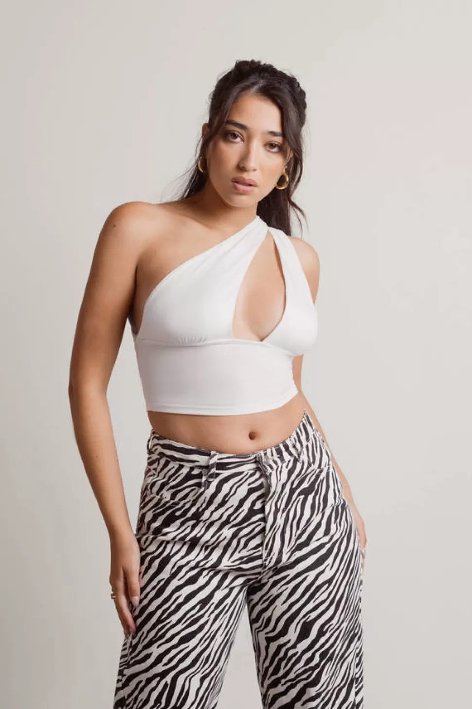 Sexy Tops*Tobi Give It Your All One Shoulder Cutout Crop Top Ivory