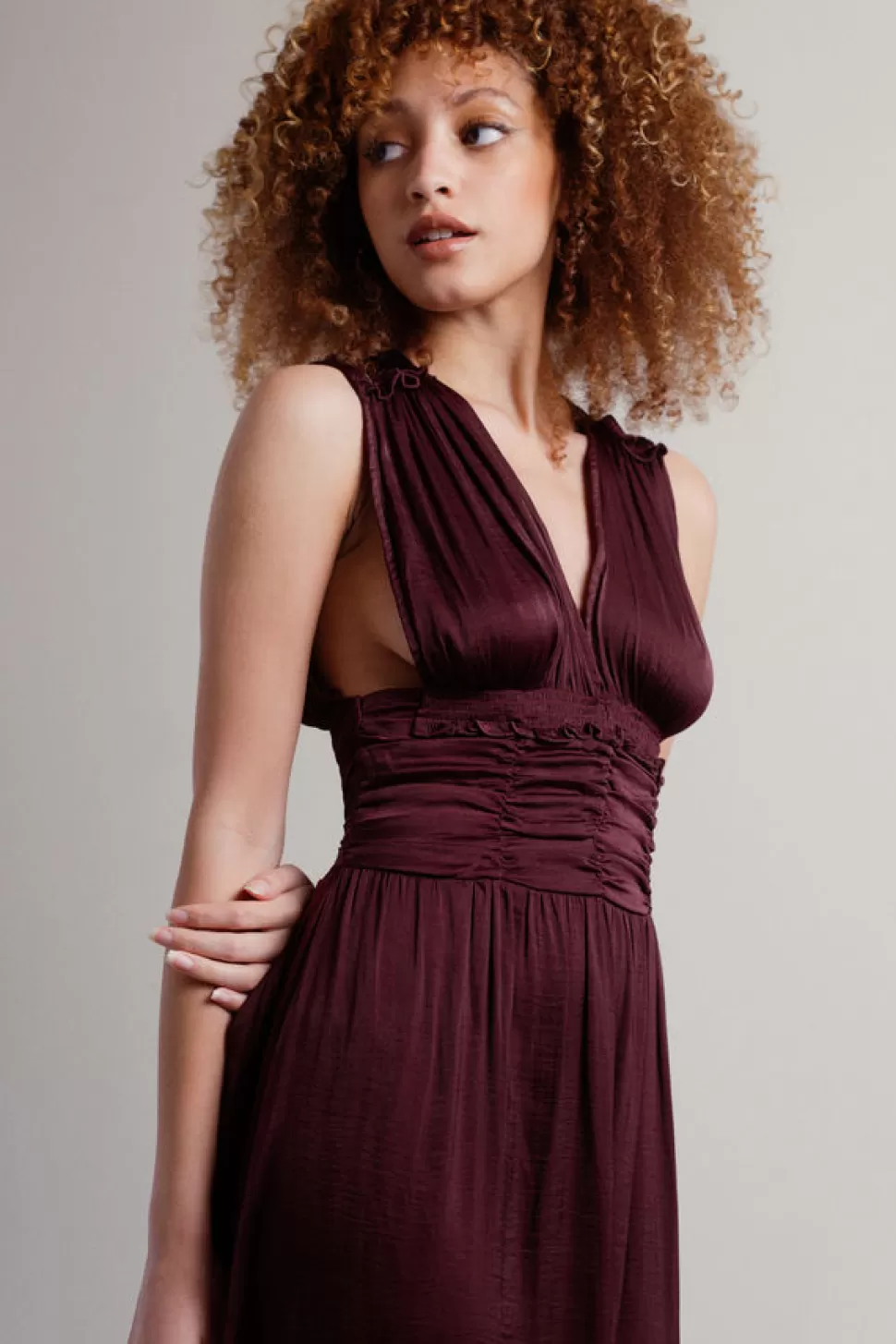 Black Tie & Evening Dresses*Tobi Goddess V-Neck Ruched Maxi Dress Burgundy | Navy