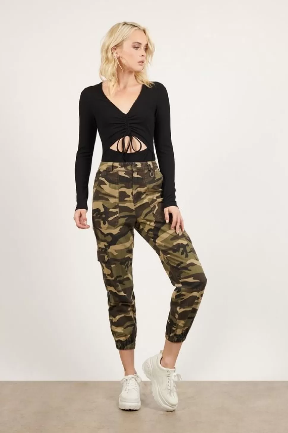 Jogger Pants*Tobi Hide Outside Camo Print Cargo Joggers Olive