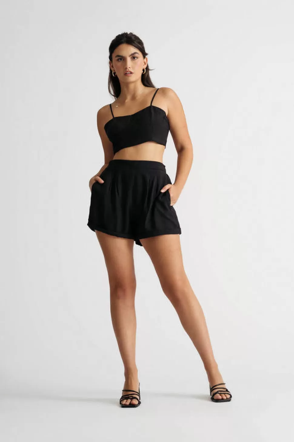 Shorts*Tobi Jennifer Crop Top And High-Waisted Shorts Set Black