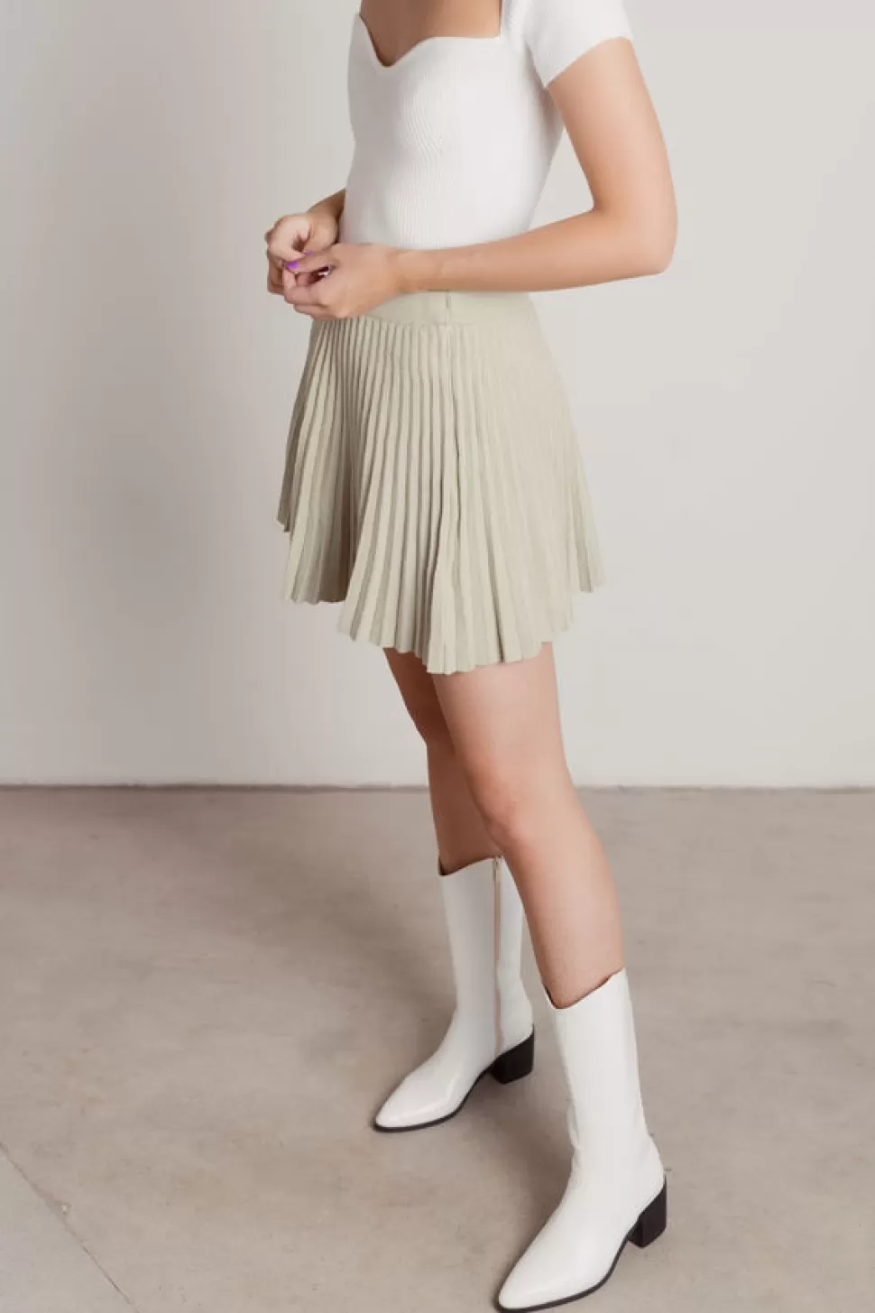 Skirts*Tobi Kobe Sweater Knit Accordion Pleated Skirt Sage | White