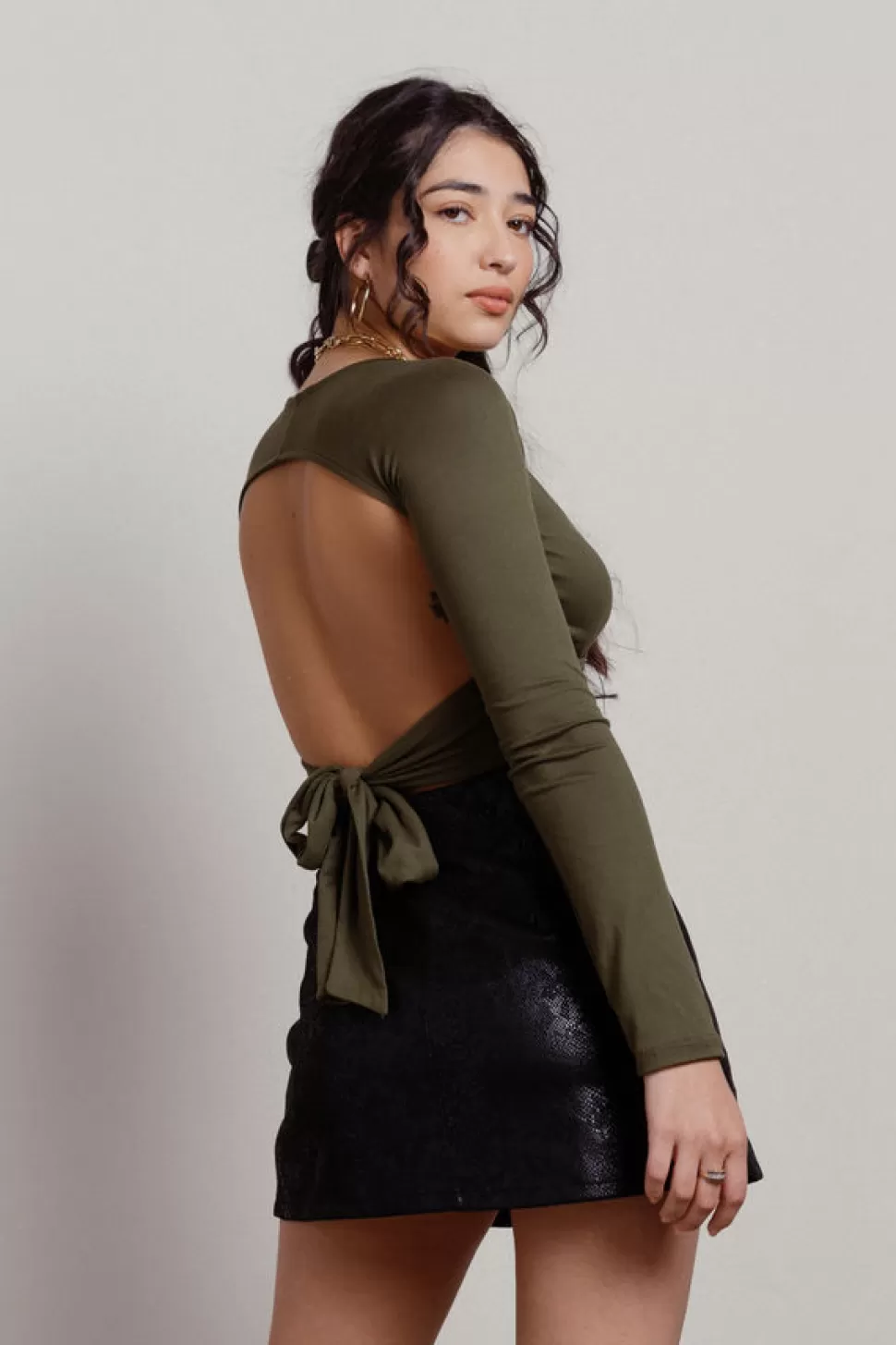 Crop Tops*Tobi Olio Backless Tie Back Long Sleeve Crop Top Olive