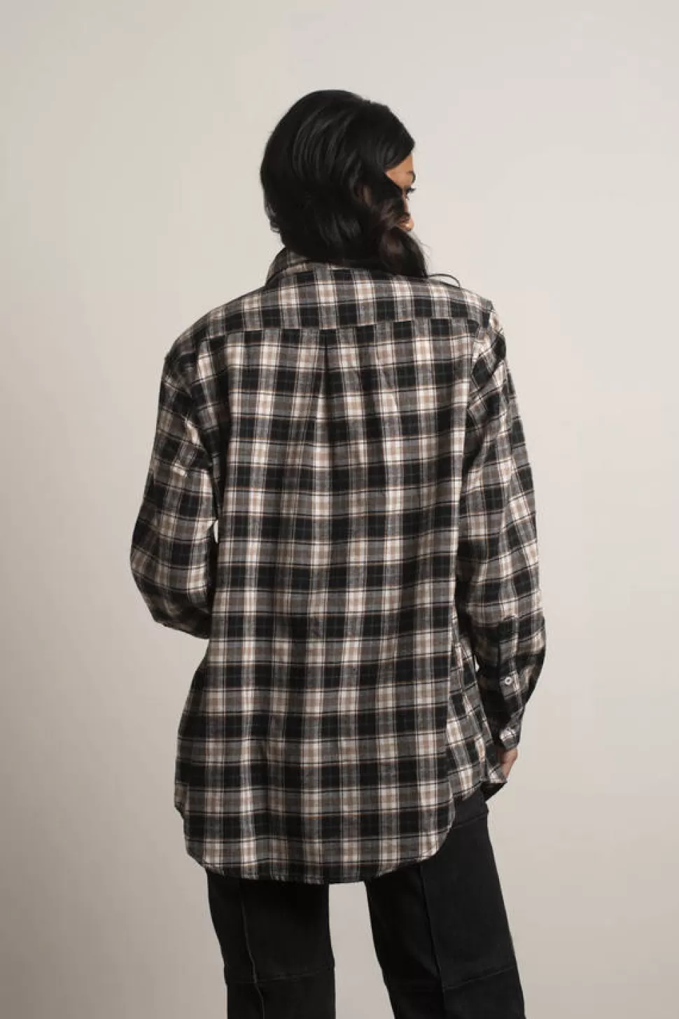 Jackets*Tobi On The Way Plaid Flannel Shacket Black & Tan