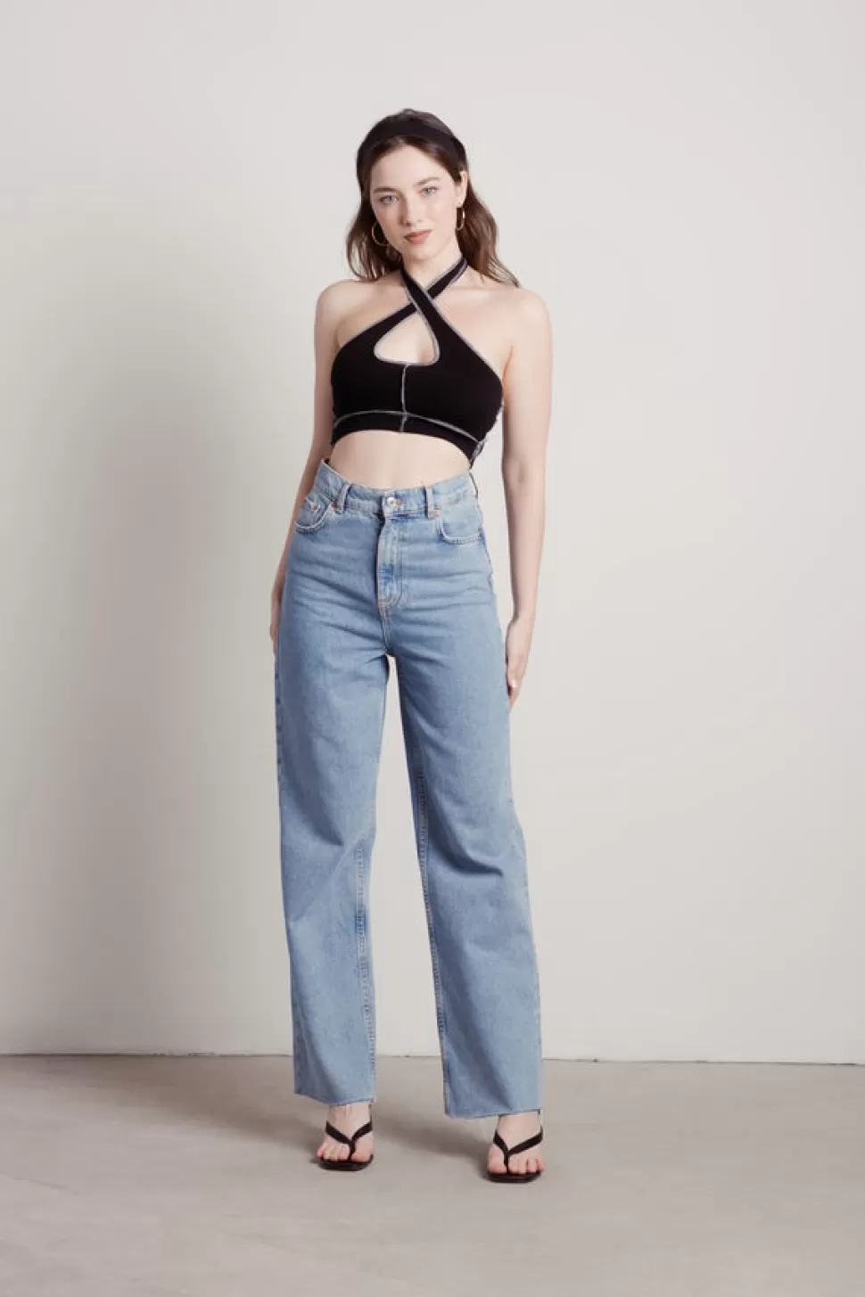 Going Out Tops*Tobi Peak Contrast Exposed Stitch Halter Crop Top Black | Off White