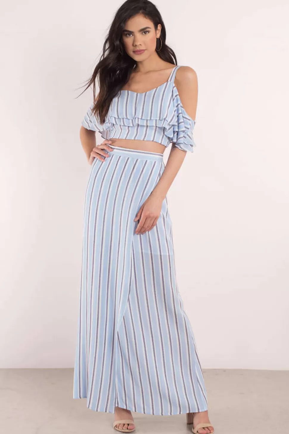 Going Out Tops*Tobi Quigley Ruffle Cold Shoulder Crop Top Blue Multi