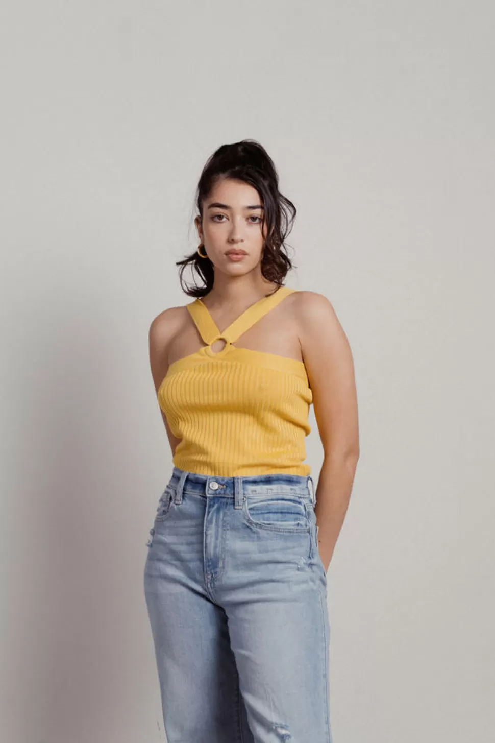 Going Out Tops*Tobi Sweet Honey Keyhole Halter Ribbed Crop Top Yellow