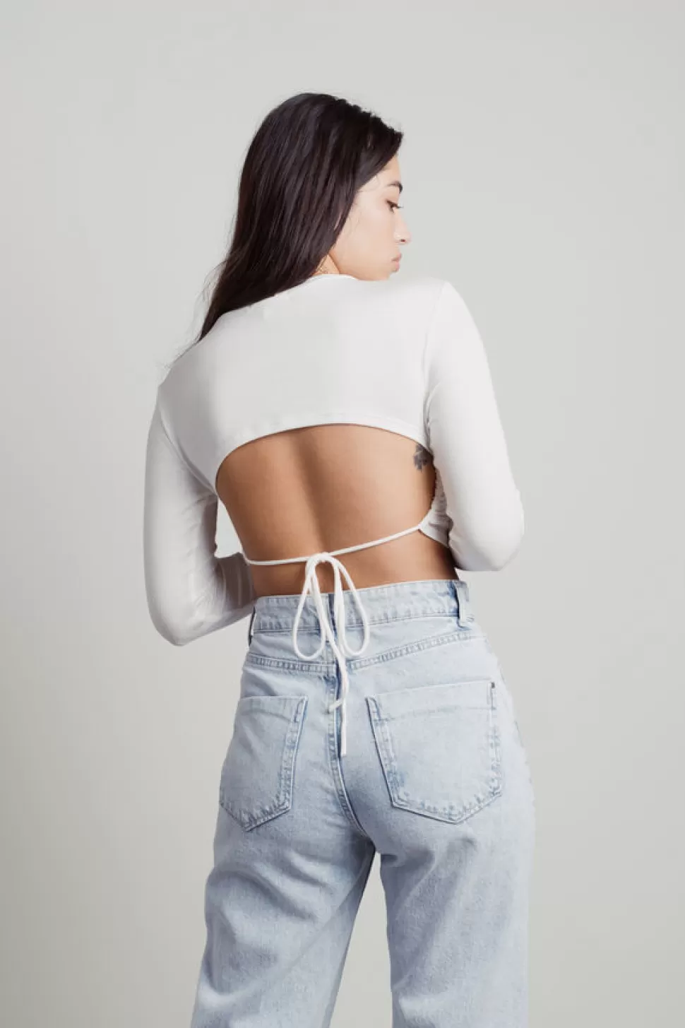 Crop Tops*Tobi Tamago Open Back Tie Long Sleeve Crop Top White | Black