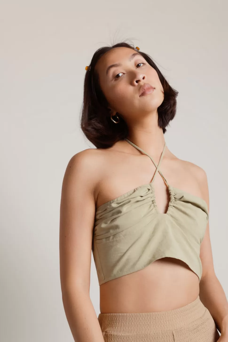 Crop Tops*Tobi Warm Breeze Tie Keyhole Halter Crop Top Green | White | Natural