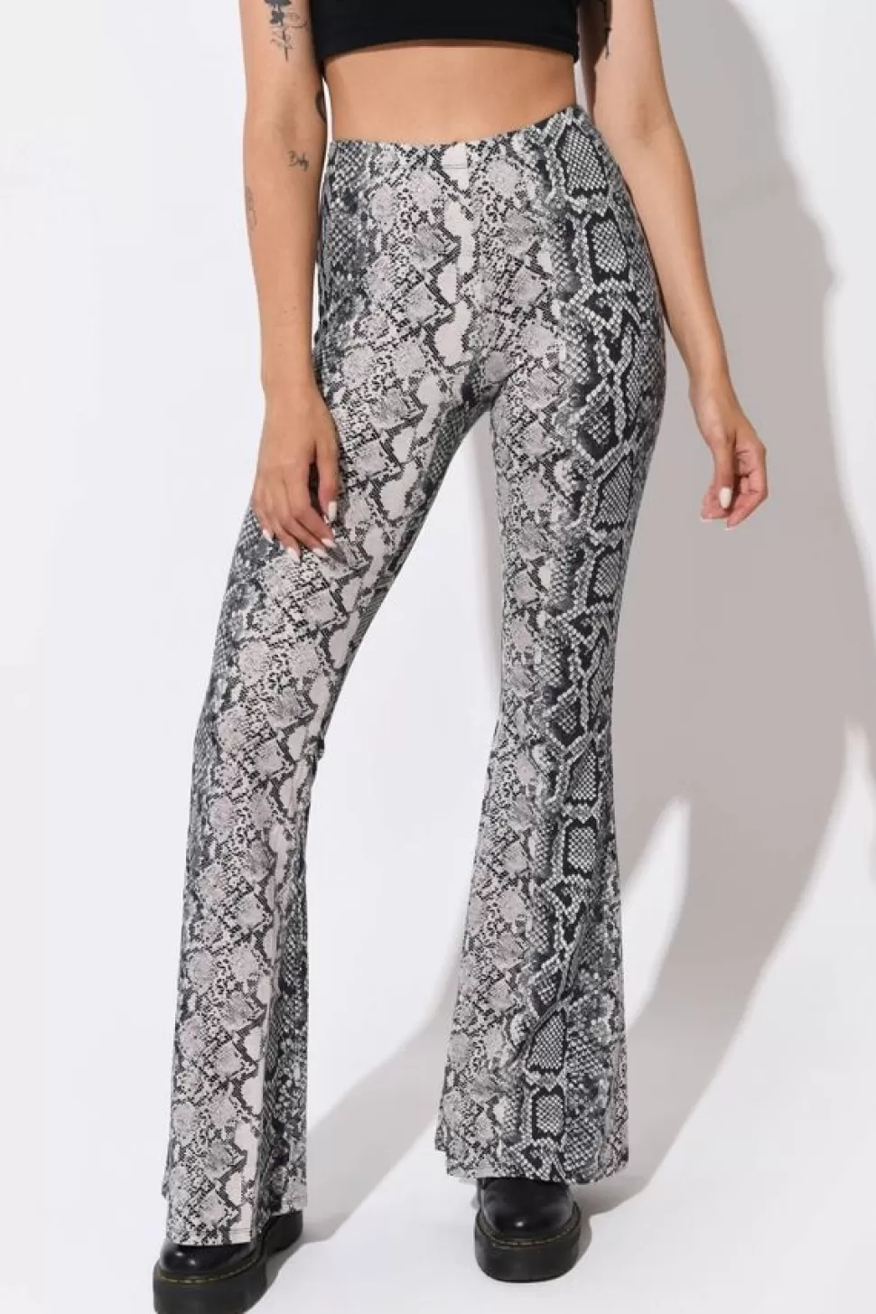 Pants*Tobi Watch Out Snake Print Bell Bottom Pant Grey Multi